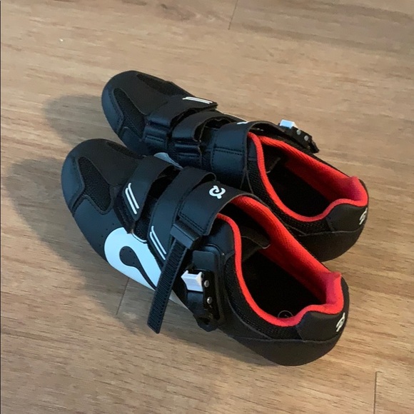 mens cycling shoes size 9